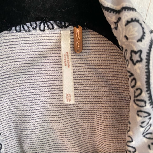 Free People Paisley Patchwork Oversized Button Up Shirt, Blue & White Floral Top - Picture 6 of 11